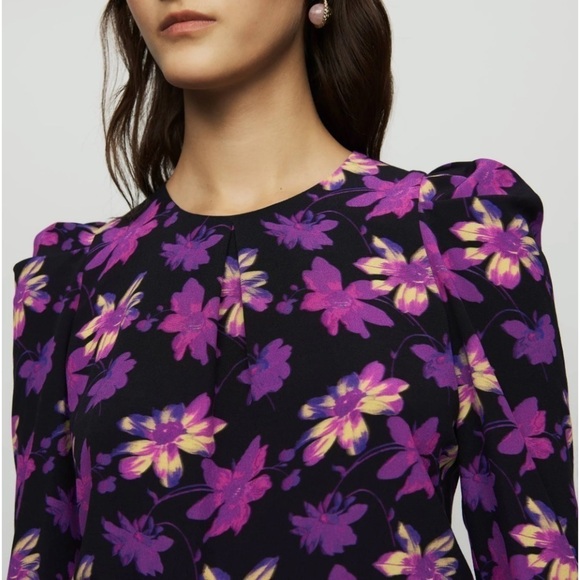Lavande Gathered Floral-Print Crepe Top - Picture 4 of 14